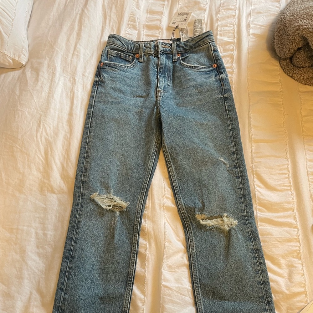 NWT zara jeans mid rise with rips size 0